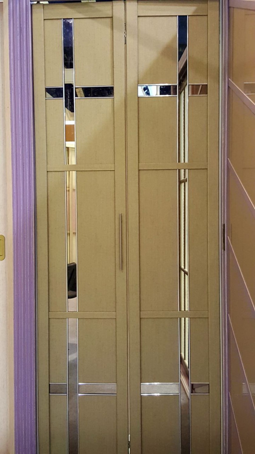 Двери гармошка шпонированные с зеркальным декором Ачинск